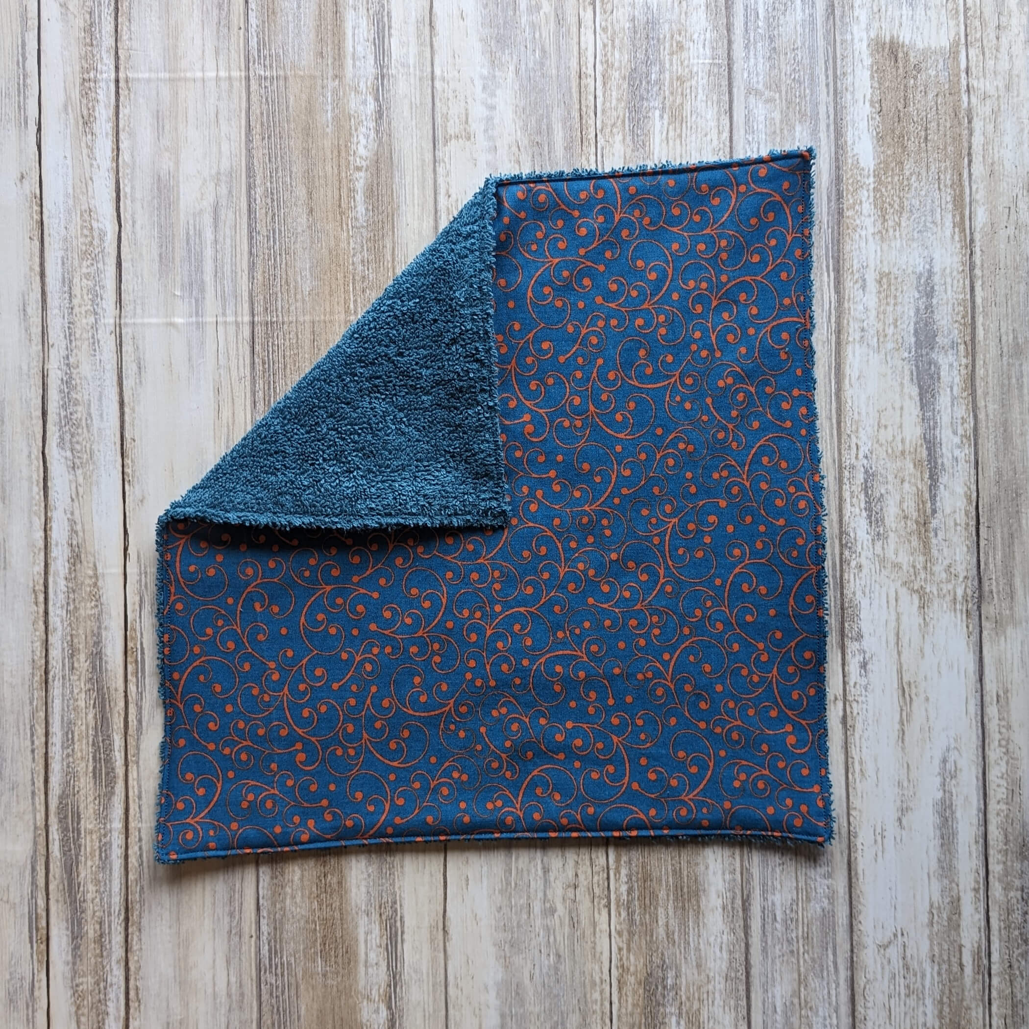 produit-essuie-tout-petrole-arabesques essuie tout lavable réutilisable pétrole arabesques