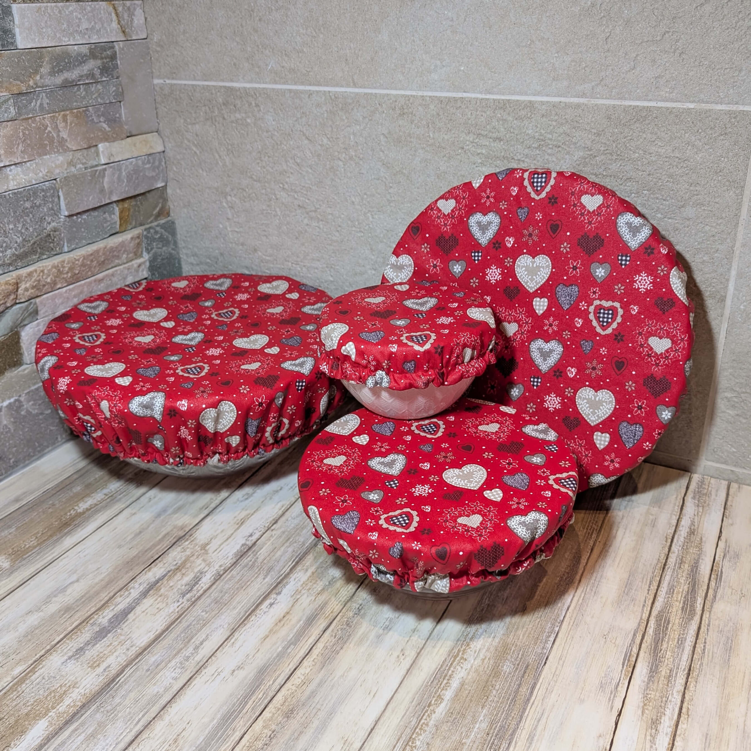 produit-charlotte-coeurs-rouge charlotte couvre plat cœurs rouge ensemble