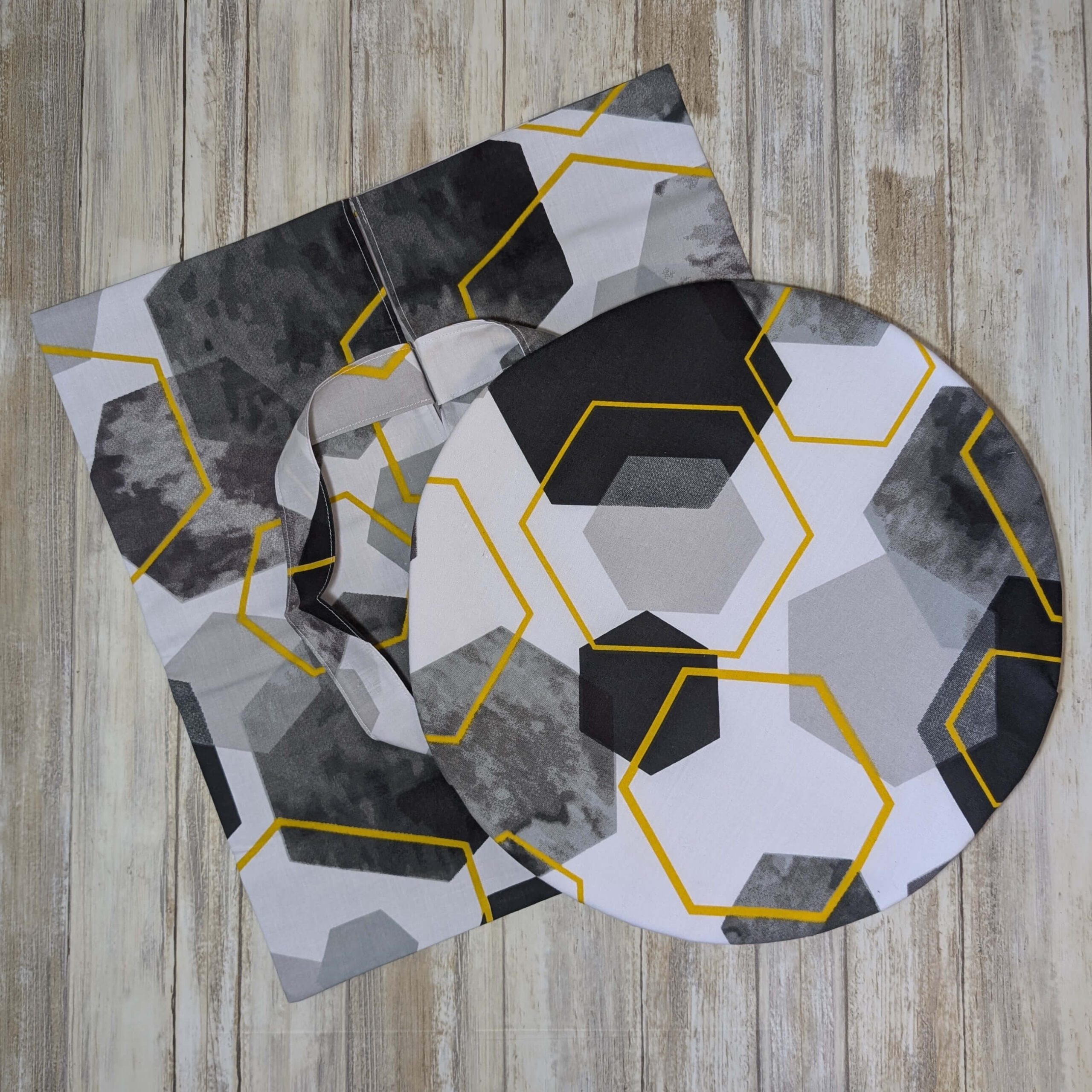 sac à tarte gris hexagones avec charlotte